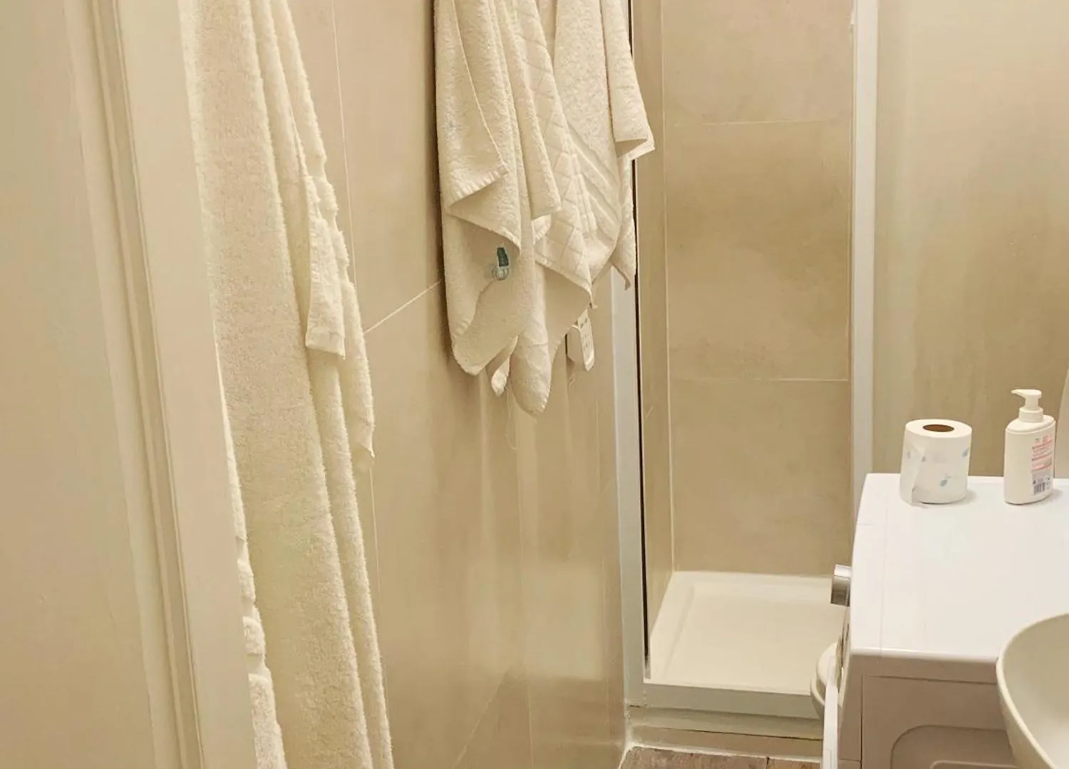 Shared Home Wang - Private & Shared Room Milano Italien