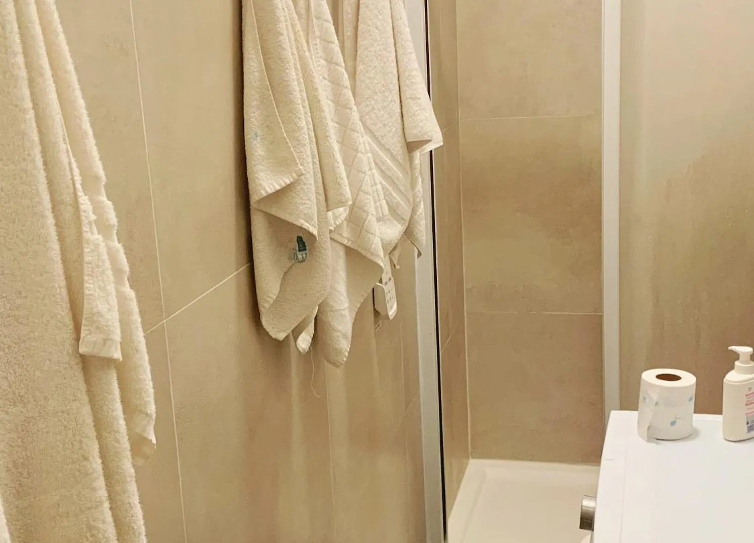 Shared Home Wang - Private & Shared Room Milano